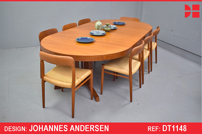 Johannes Andersen design round dining table produced by Hans Bech