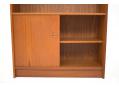 The bookcase is ideal for alcoves or smaller rooms.