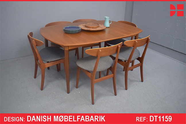 Square teak dining table with 2 extra leaves | Danish Mobelfabrik