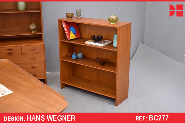 Hans Wegner design teak bookcase with adjustable shelves | RY5