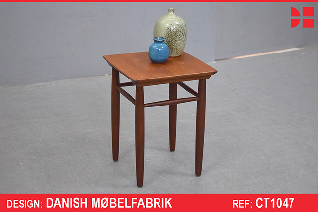Small square top teak side table | Danish Mobelfabrik