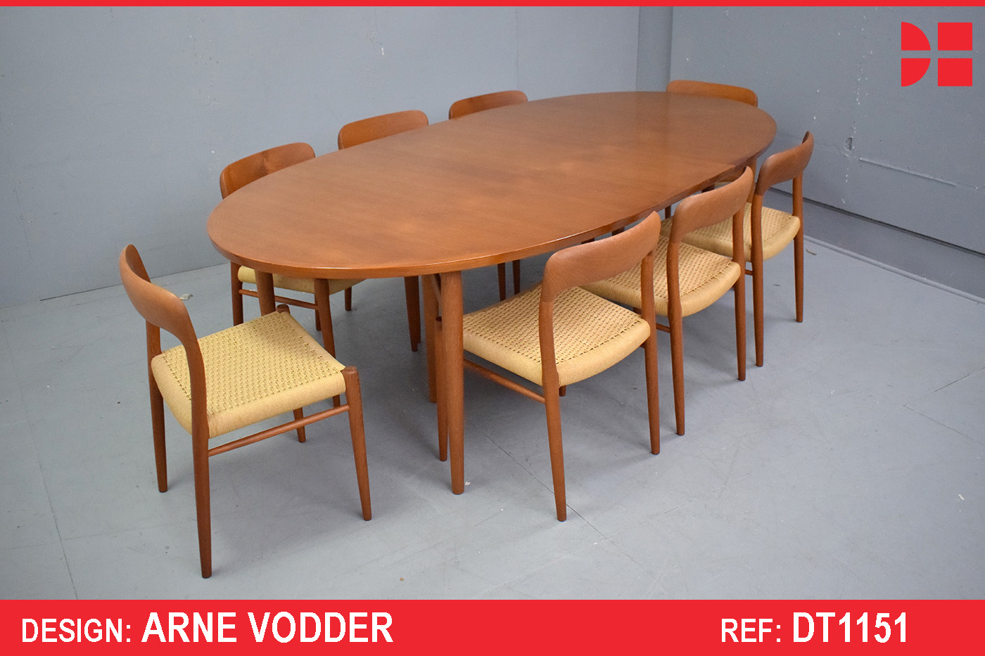Arne Vodder model 212 teak dining table | Sibast