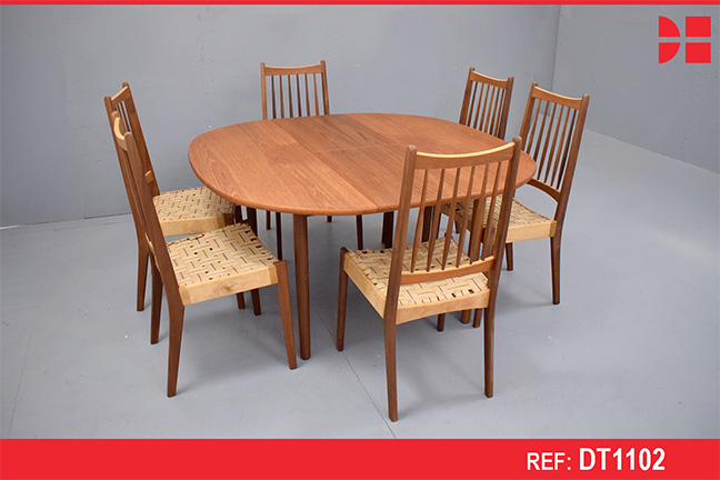 1960s design oval top dining table in vintage teak