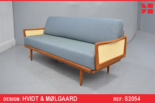 Vintage teak 3 seat FD452 daybed designed by Hvidt & Molgaard 