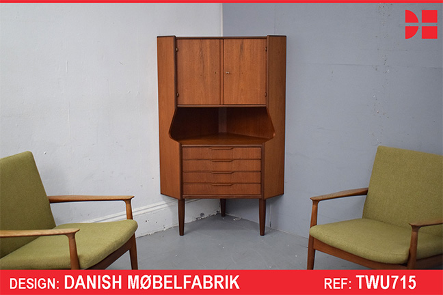 Vintage teak corner bar cabinet | Danish Mobelfabrik