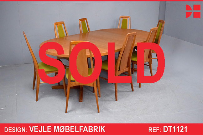 Vintage teak round dining table on pedestal legs | Vejle Mobelfabrik